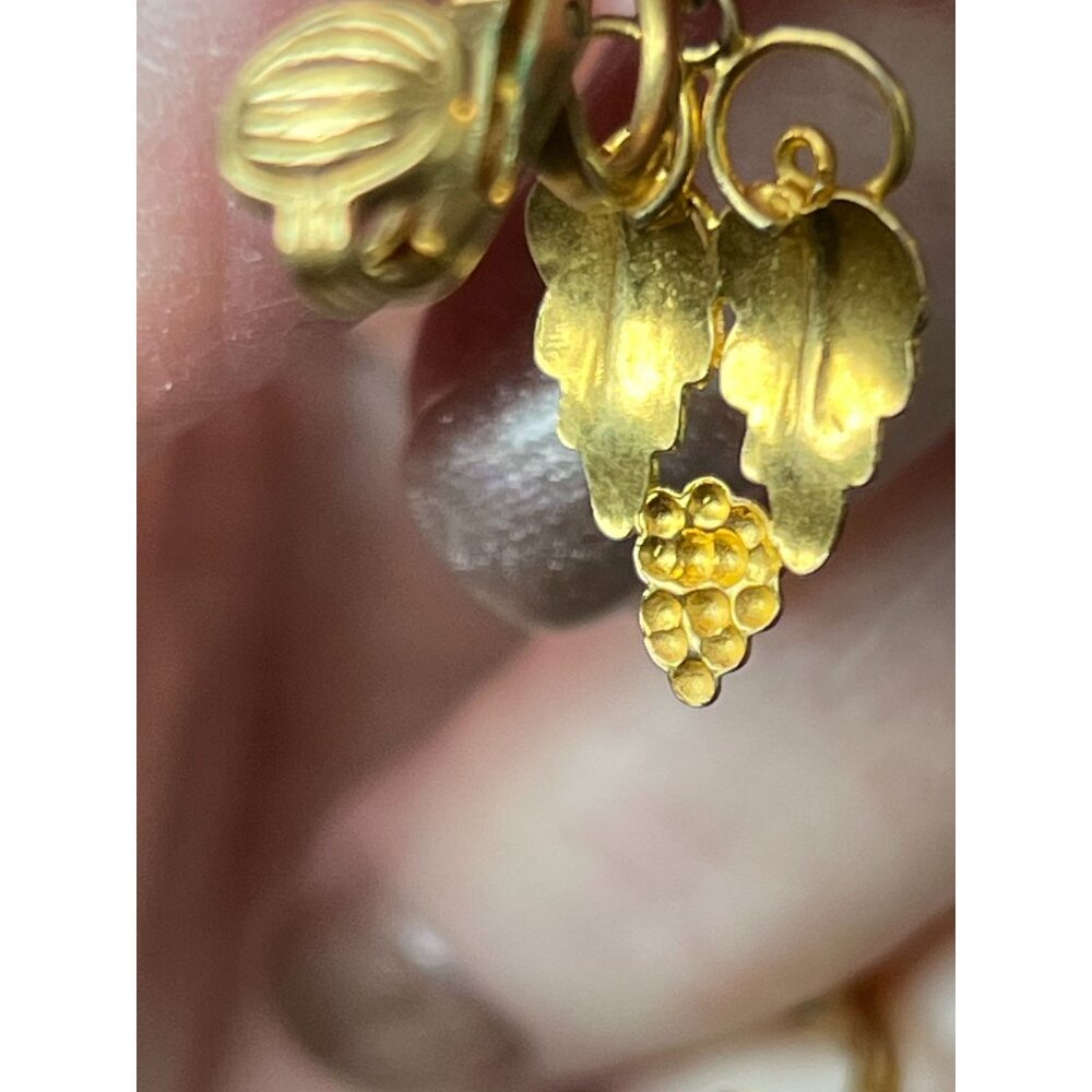 Vintage 10K gold grapes and leaves tri color clip on earrings: Black Hills; each - Picture 7 of 9